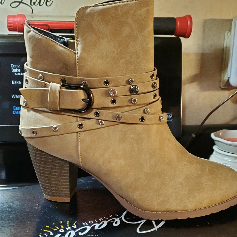 Ankle boots